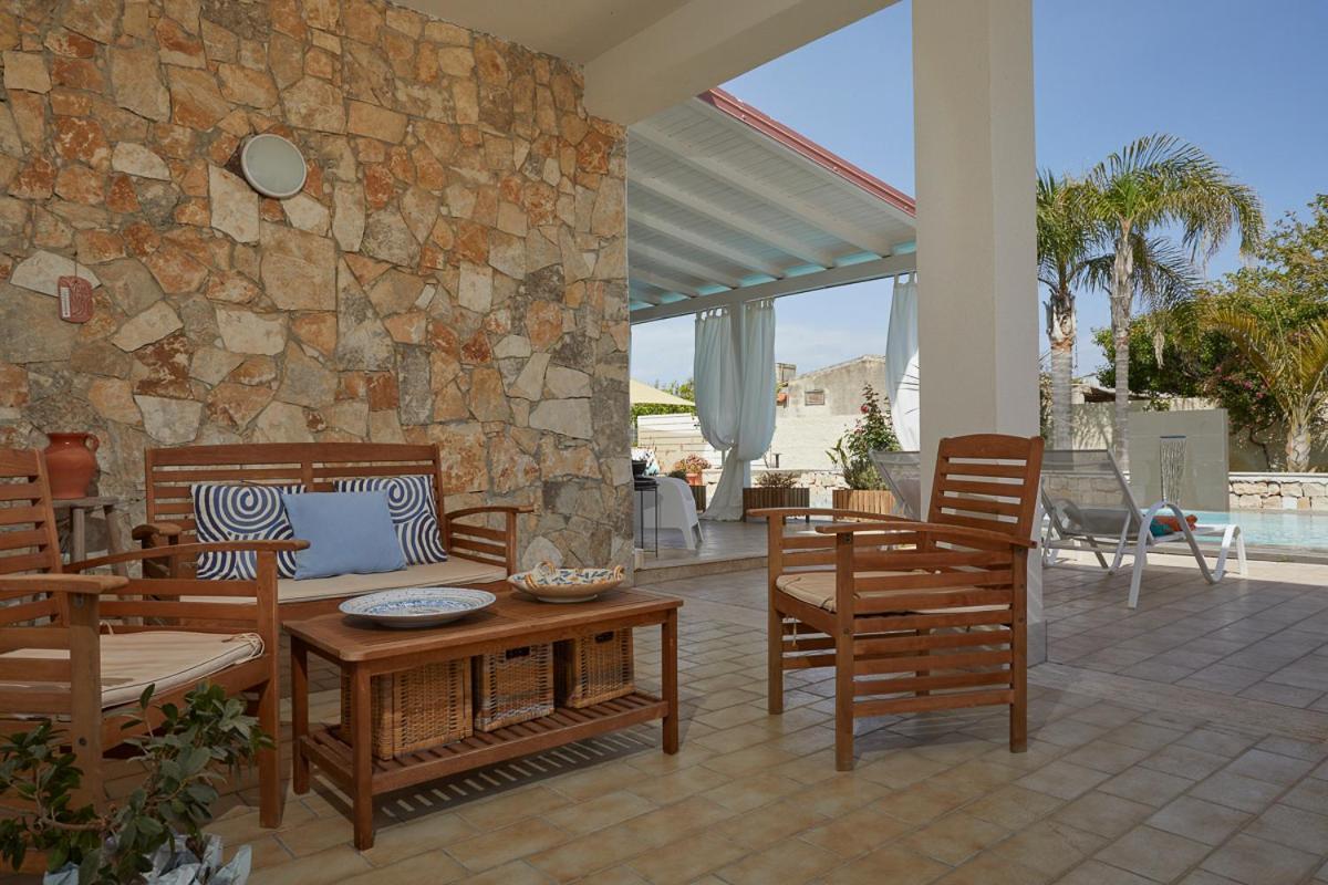 Villa Zamia Con Piscina Санта-Мария-дель-Фокалло Экстерьер фото