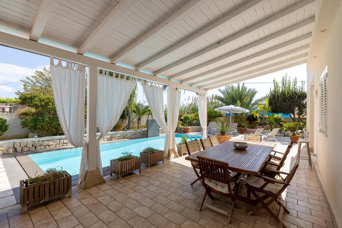 Villa Zamia Con Piscina Санта-Мария-дель-Фокалло Экстерьер фото