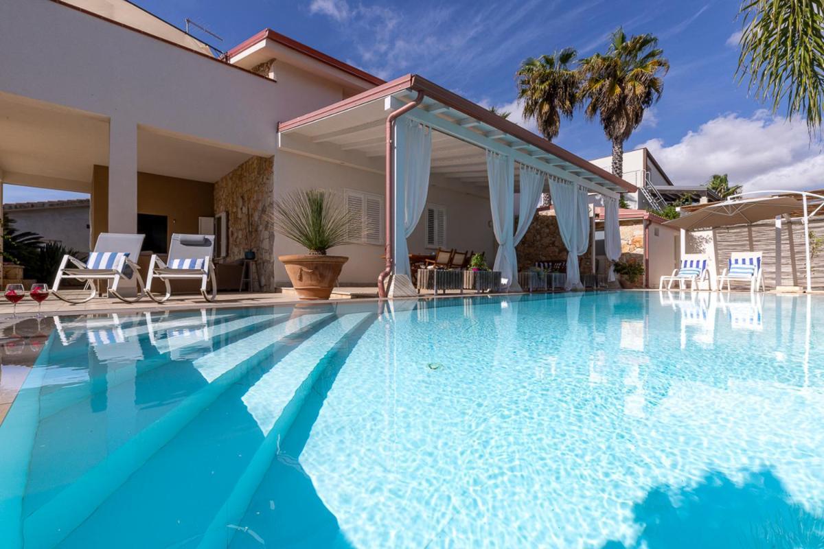 Villa Zamia Con Piscina Санта-Мария-дель-Фокалло Экстерьер фото